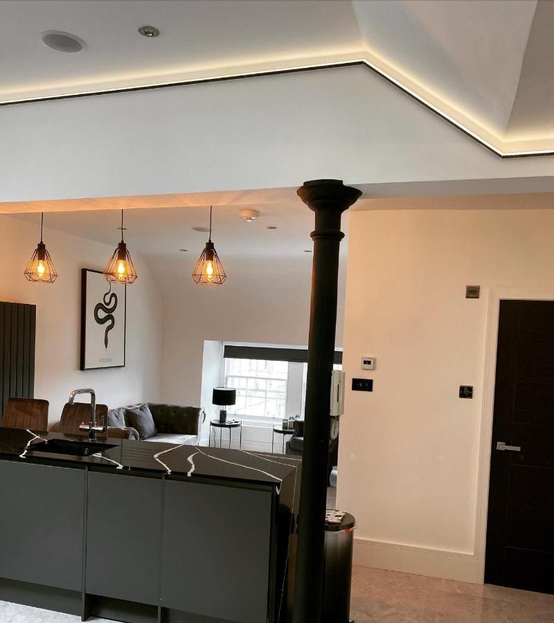 Luxury Royal Mile Boutique 2Bedroom Apartment เอดินบะระ ภายนอก รูปภาพ