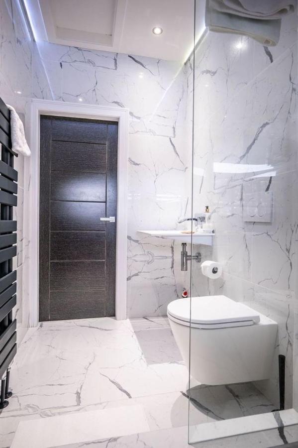 Luxury Royal Mile Boutique 2Bedroom Apartment เอดินบะระ ภายนอก รูปภาพ
